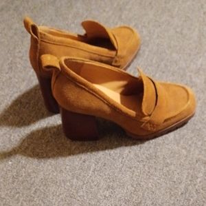 Crown Vintage Tan Suede Loafers